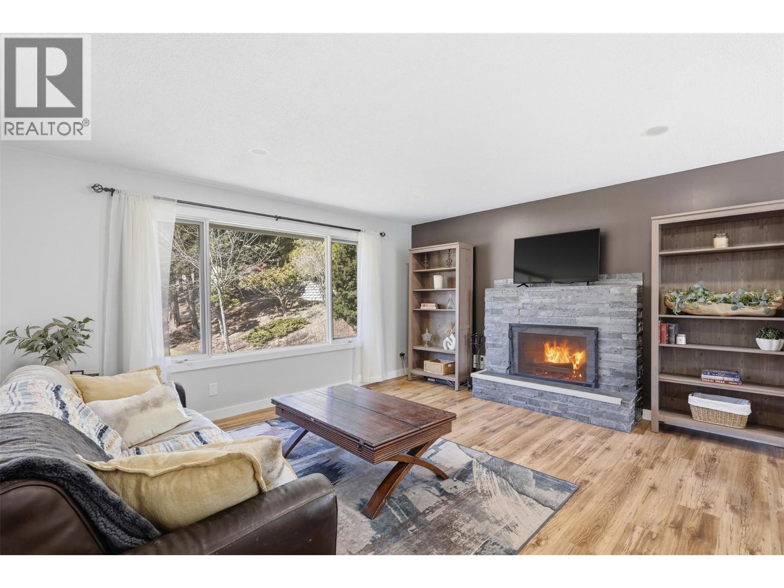 1515 CASCADE STREET - 7