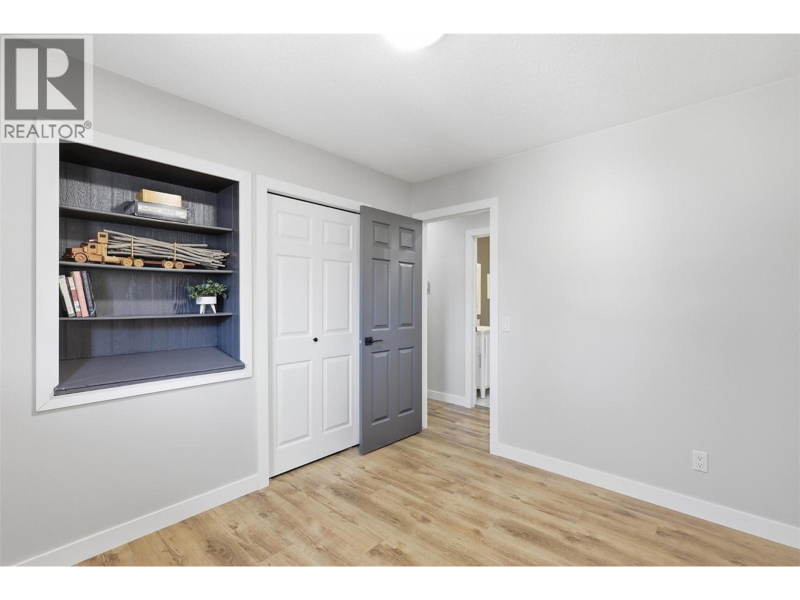 1515 CASCADE STREET - 25