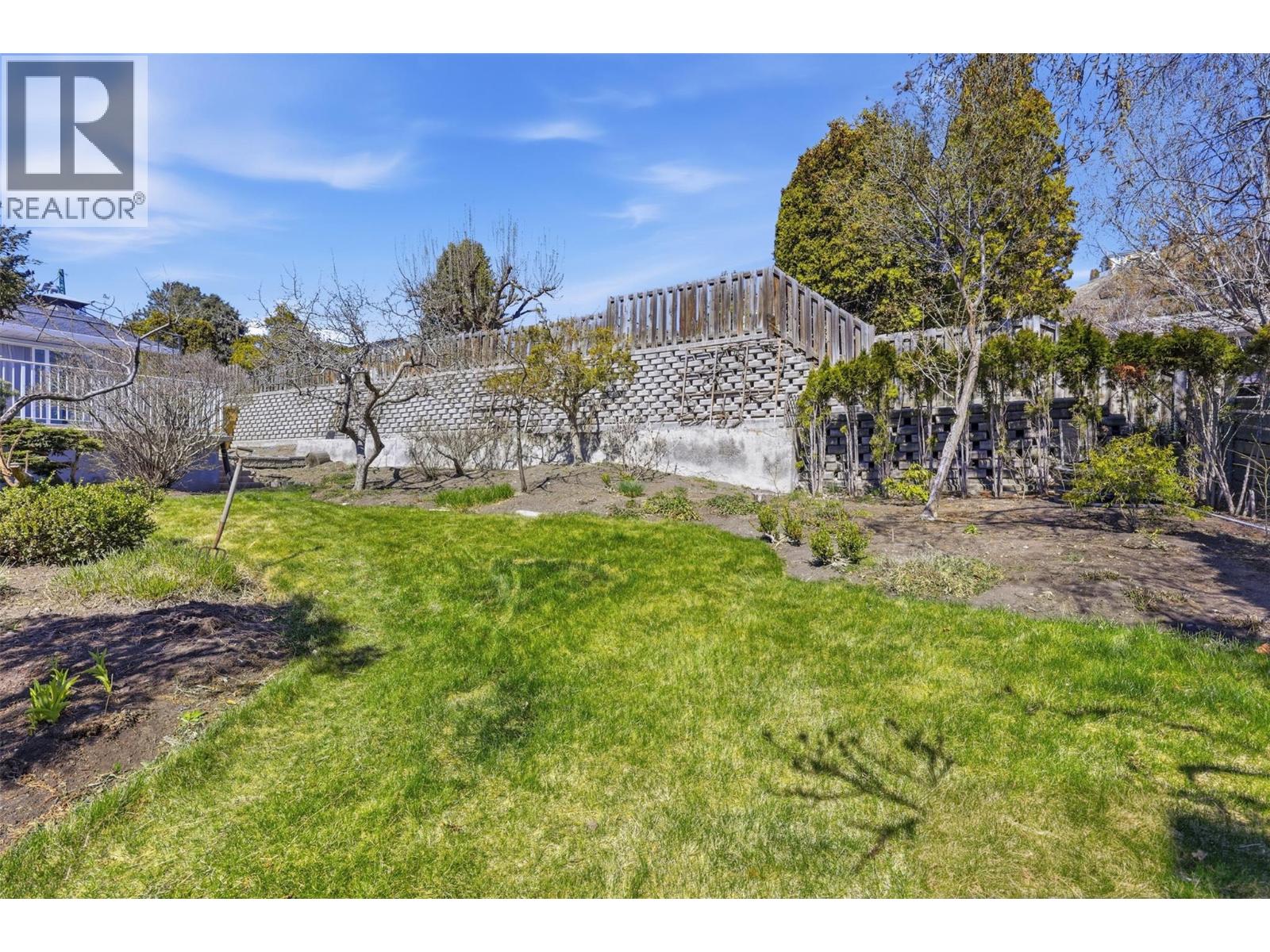 1515 CASCADE STREET - 16