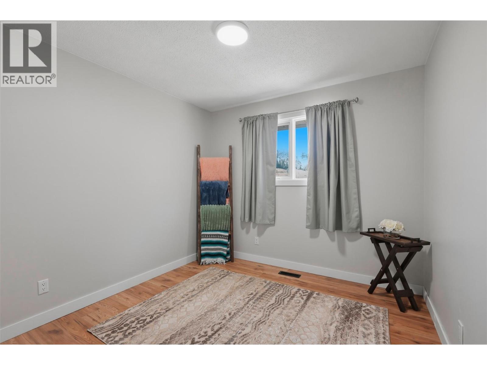 1515 CASCADE STREET - 22