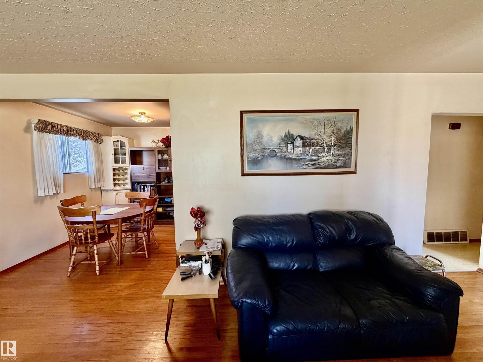 13203 136A AV NW, Edmonton