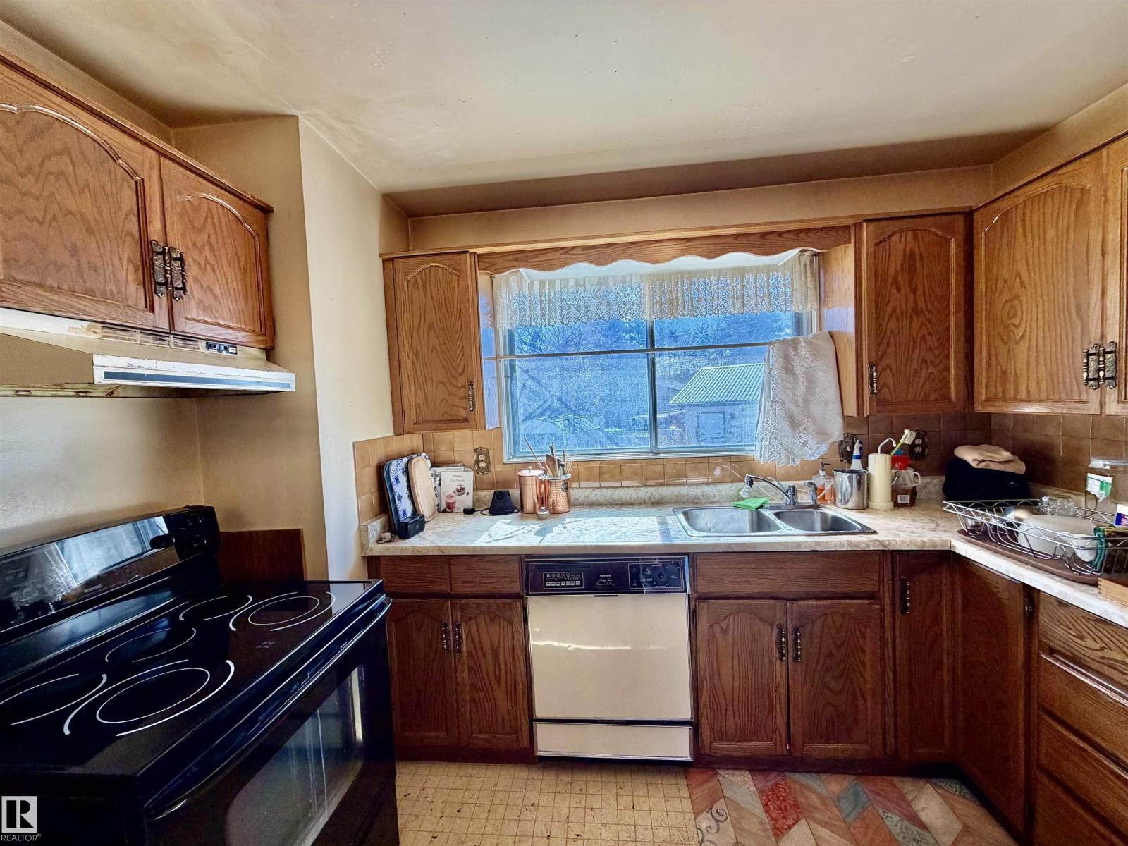 13203 136A AV NW, Edmonton