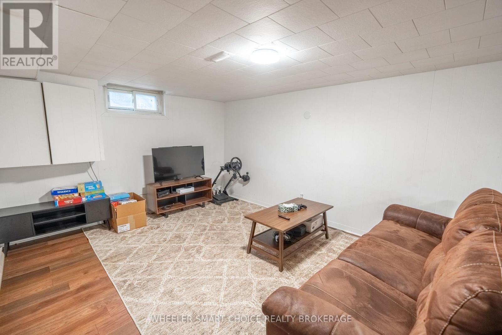 1242 CHURCHILL STREET - 16