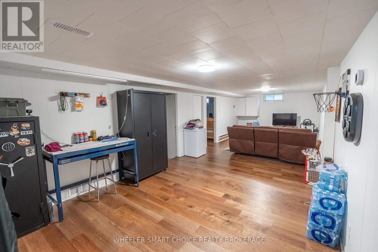 1242 CHURCHILL STREET - 17