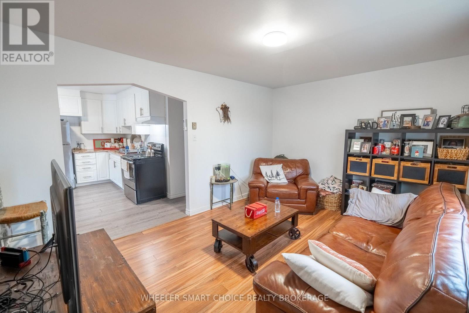 1242 CHURCHILL STREET - 23