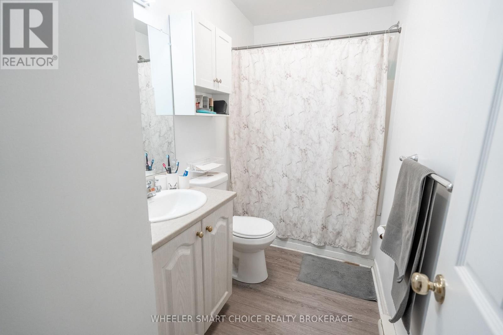 1242 CHURCHILL STREET - 27