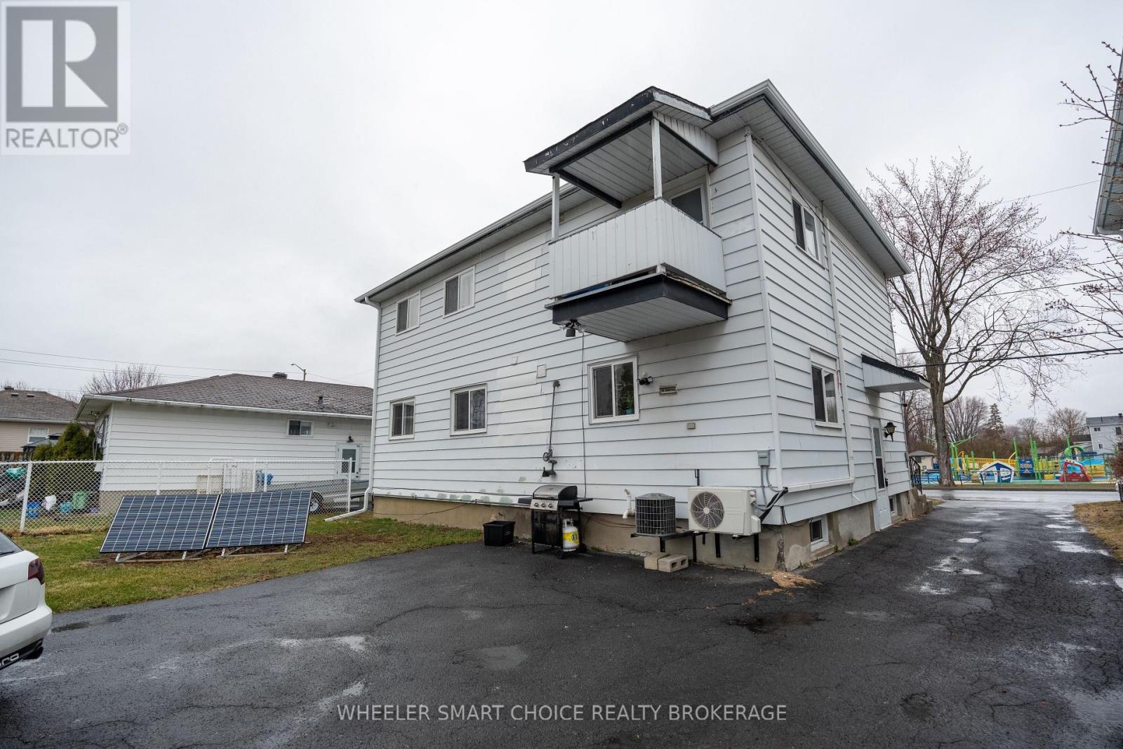 1242 CHURCHILL STREET - 32