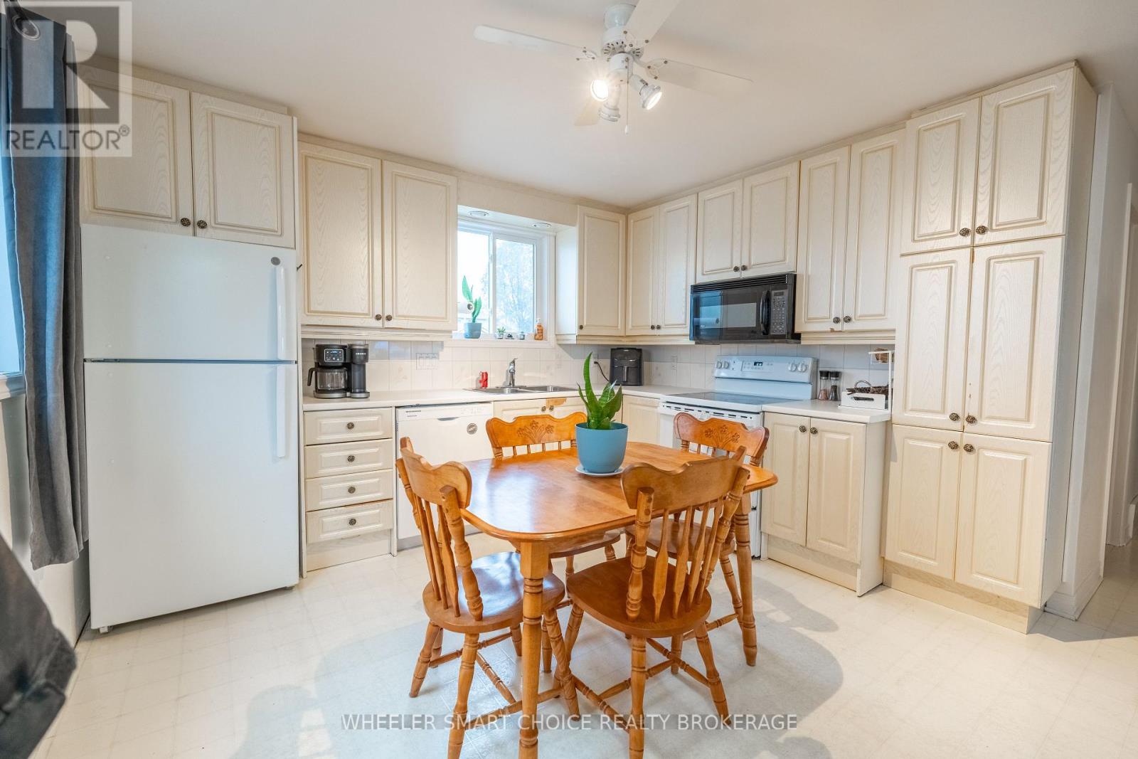 1242 CHURCHILL STREET - 5