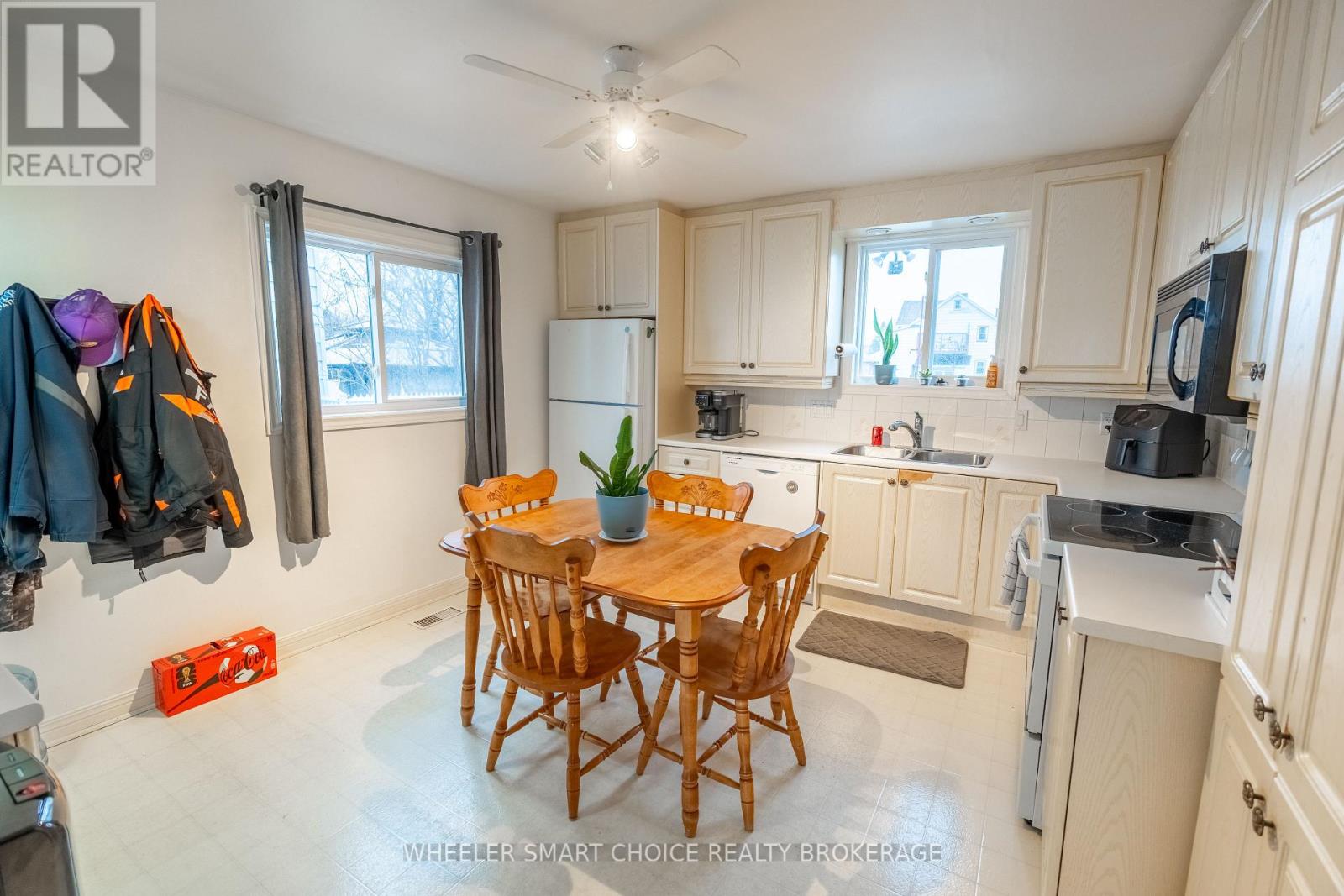 1242 CHURCHILL STREET - 6