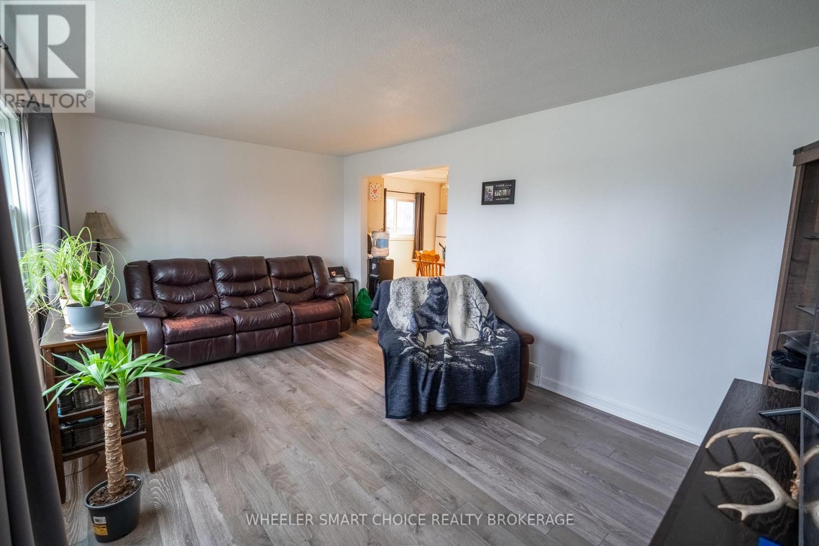 1242 CHURCHILL STREET - 8