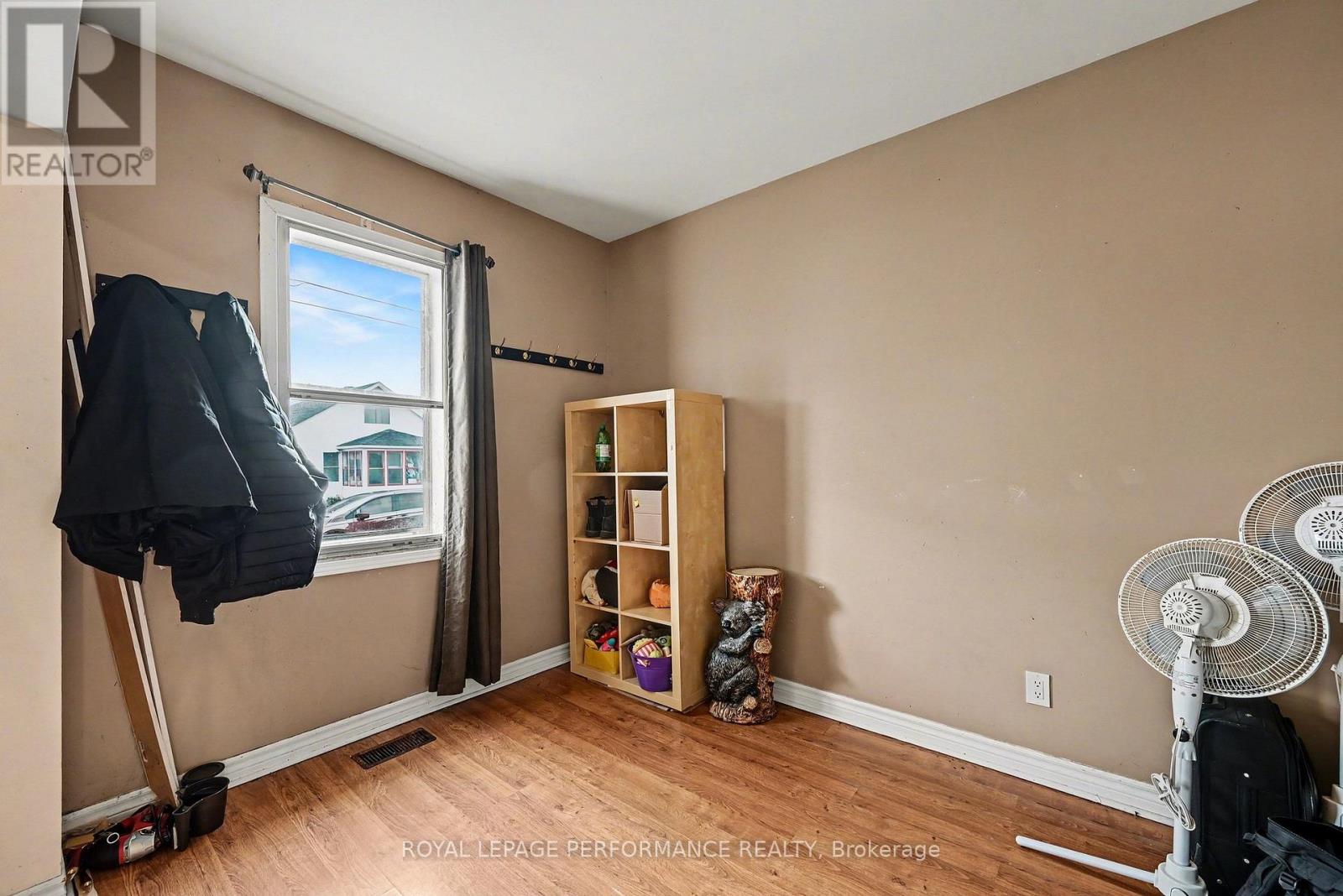 414 GILLESPIE AVENUE - 15