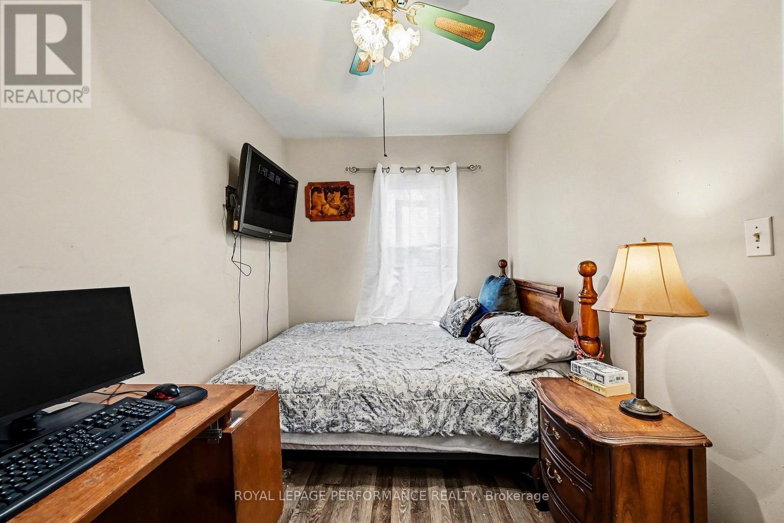 414 GILLESPIE AVENUE - 19