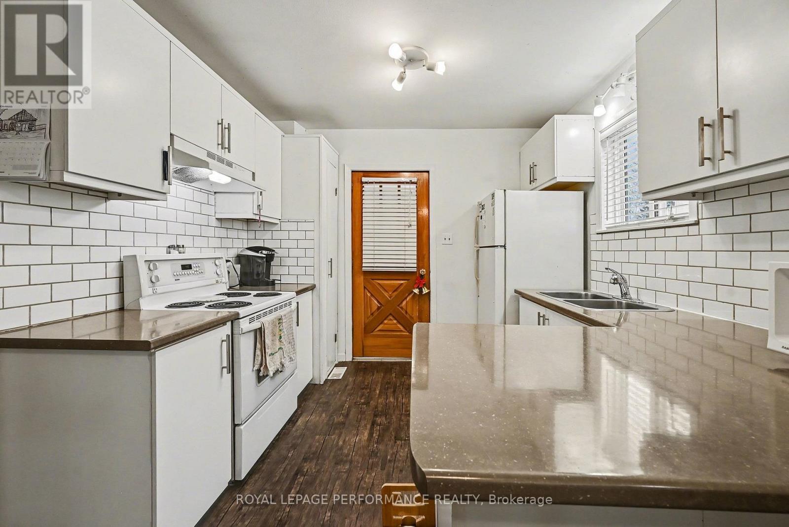 414 GILLESPIE AVENUE - 5