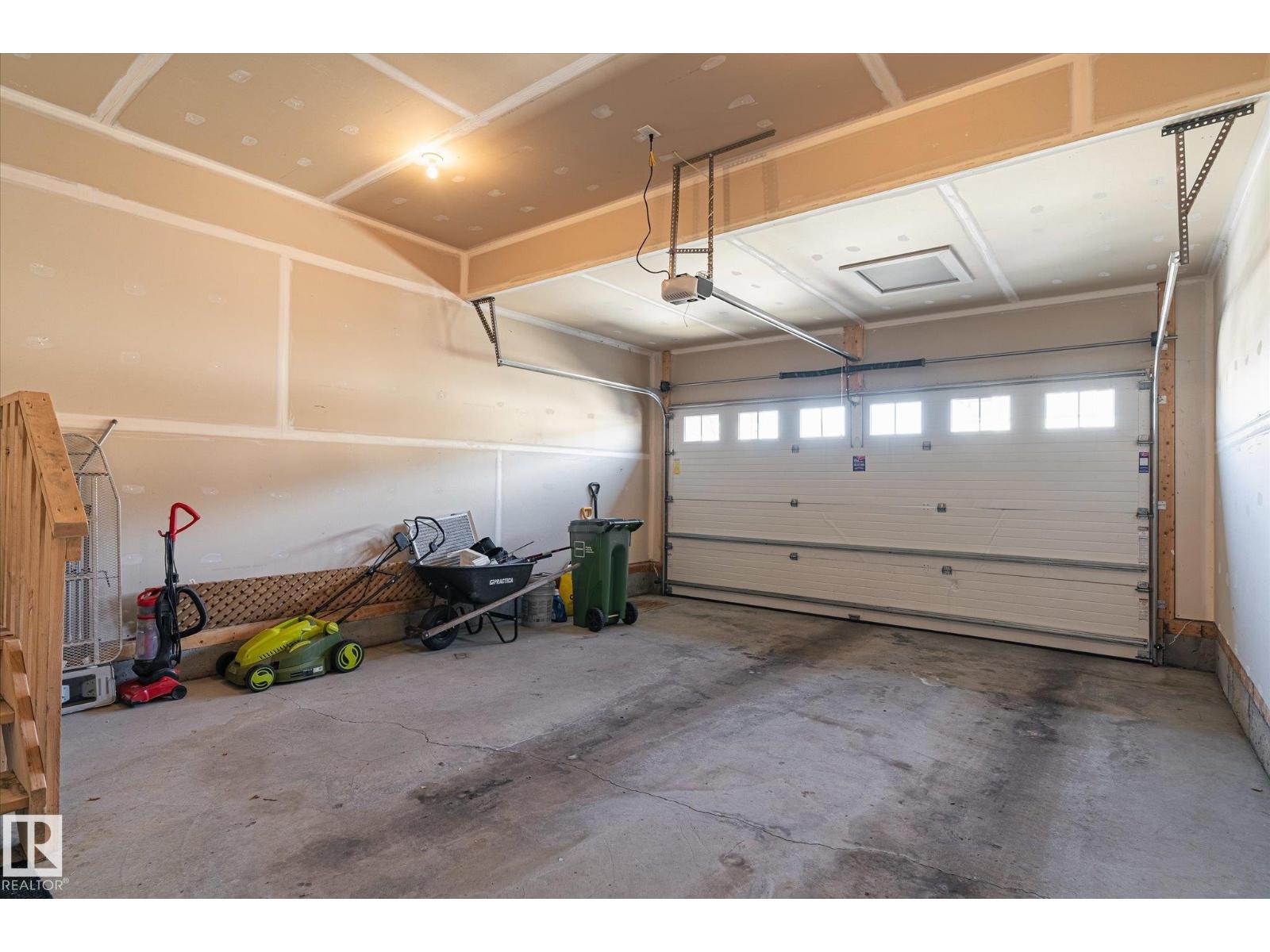 3217 11 AV NW, Edmonton