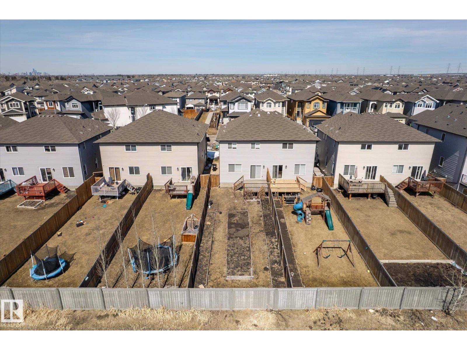 3217 11 AV NW, Edmonton