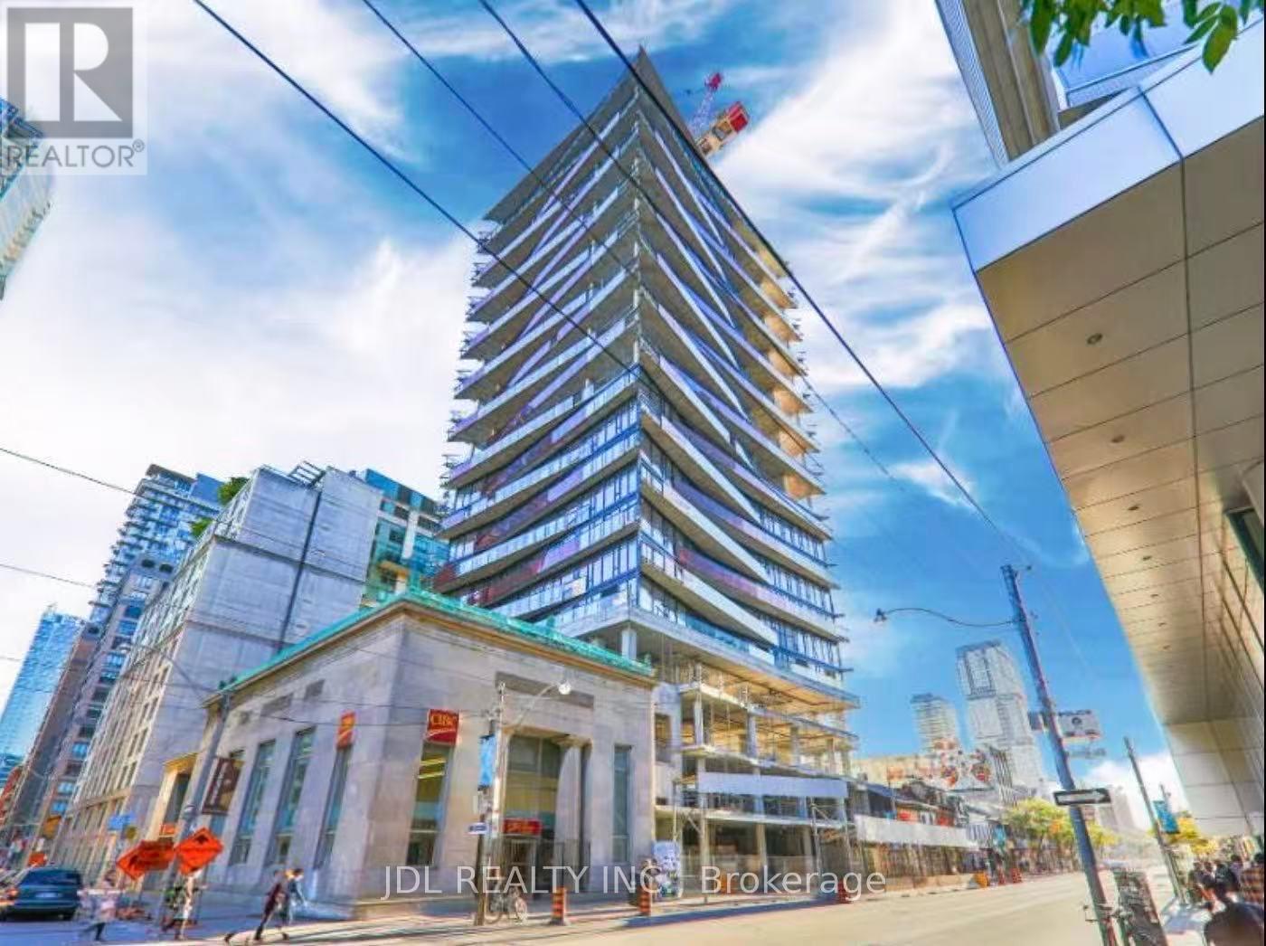 1516 - 215 QUEEN STREET W