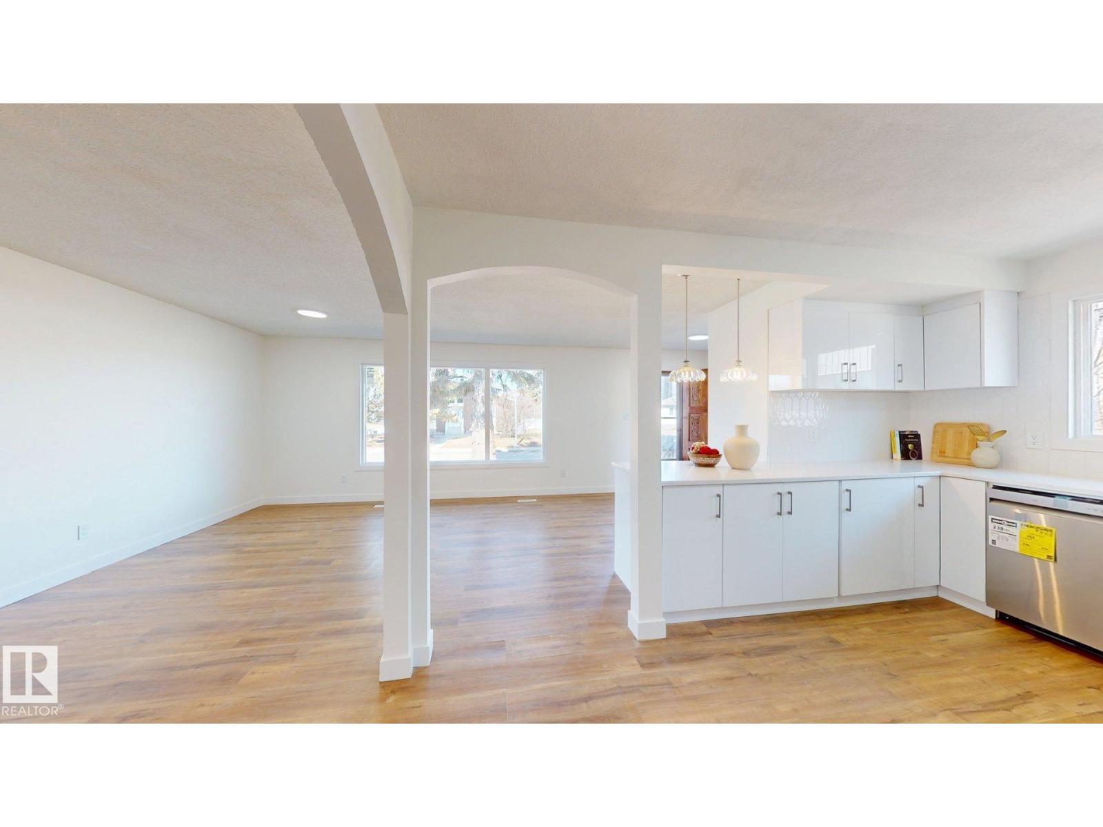 8515 86 AV NW, Edmonton