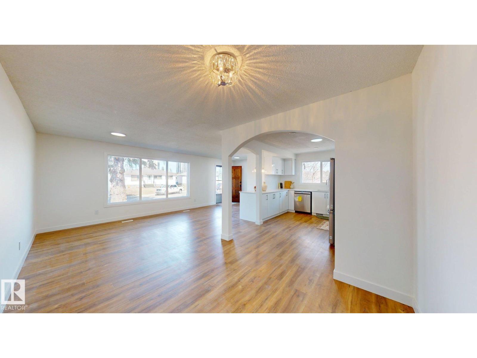 8515 86 AV NW, Edmonton