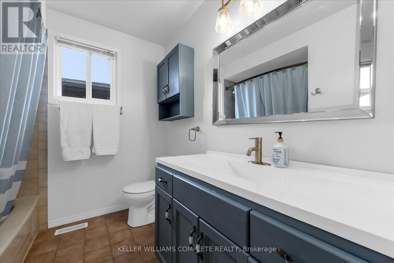 16 HOMELAND AVENUE - 27