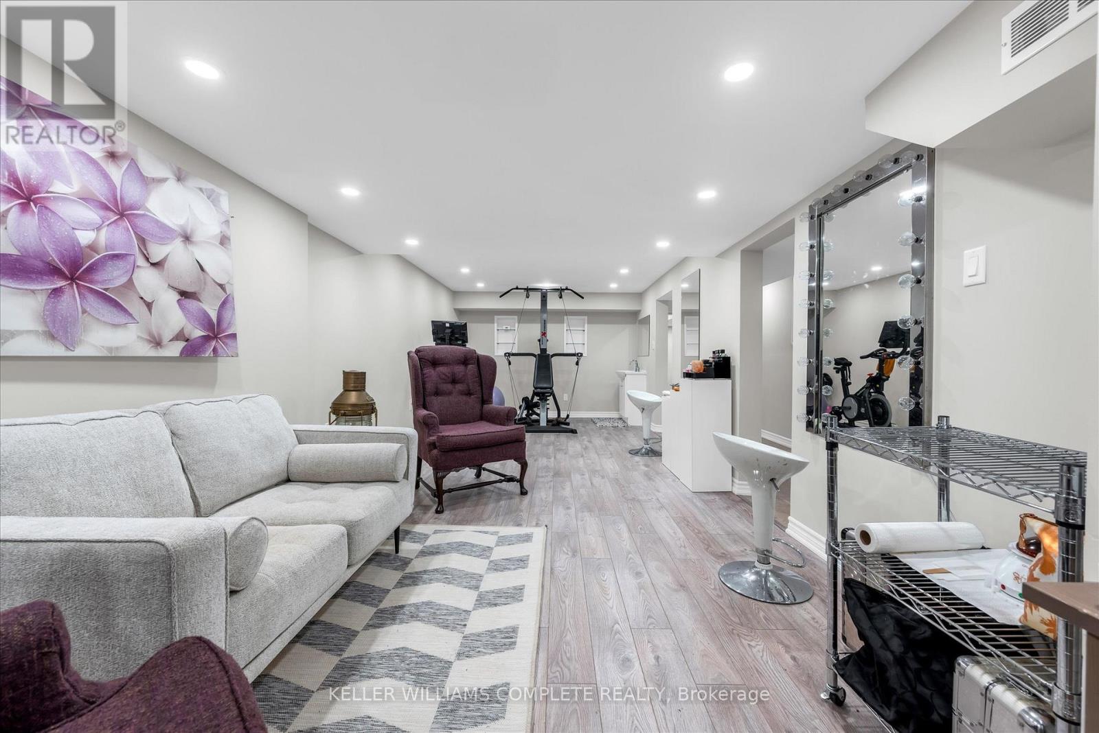 16 HOMELAND AVENUE - 32