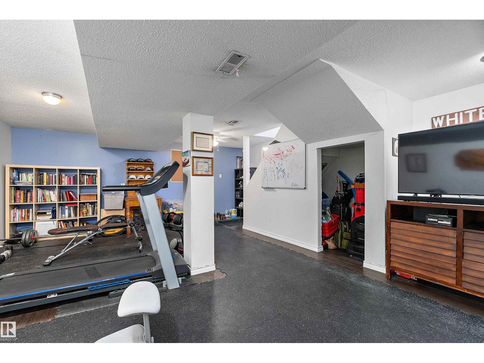 28 Camelot AV, Leduc