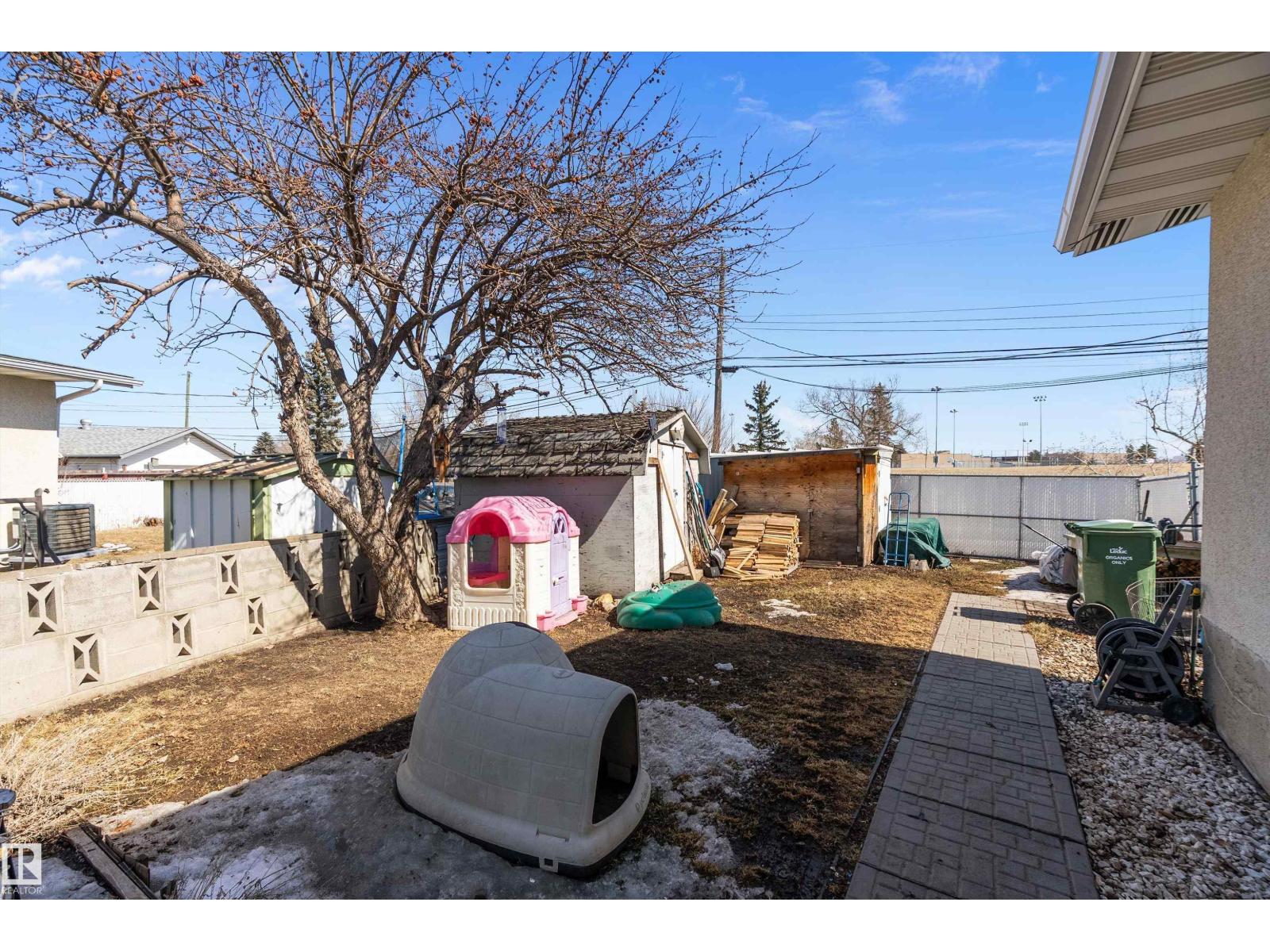 28 Camelot AV, Leduc