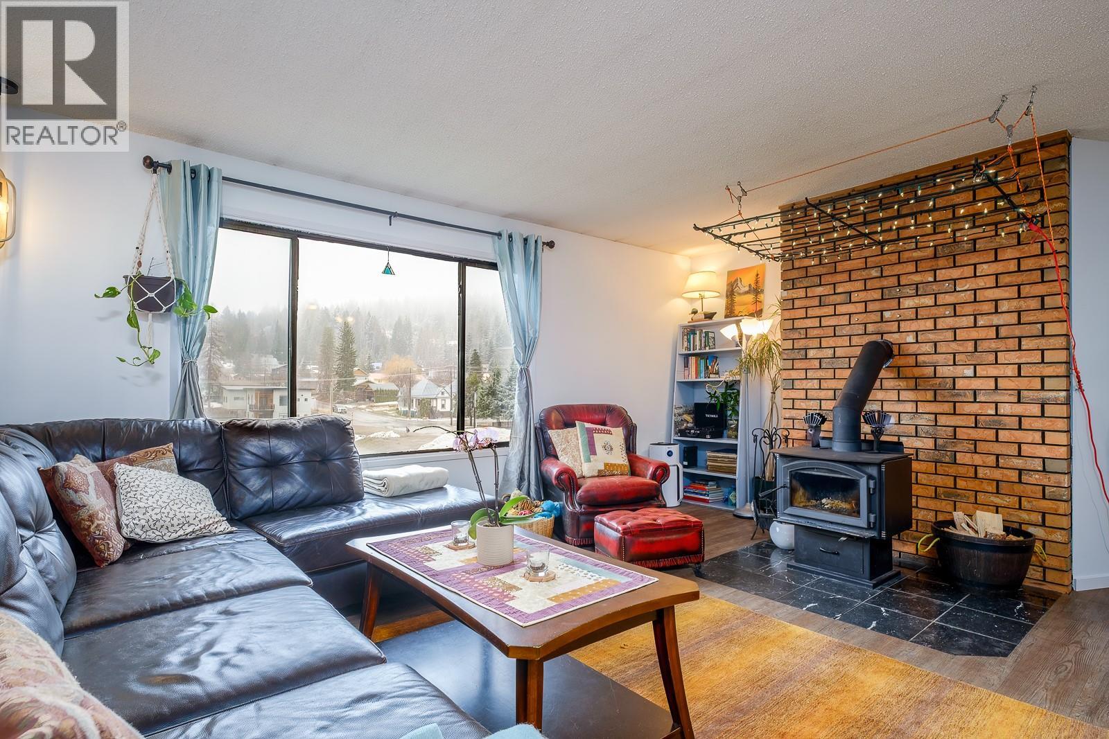 1730 KOOTENAY AVENUE - 8