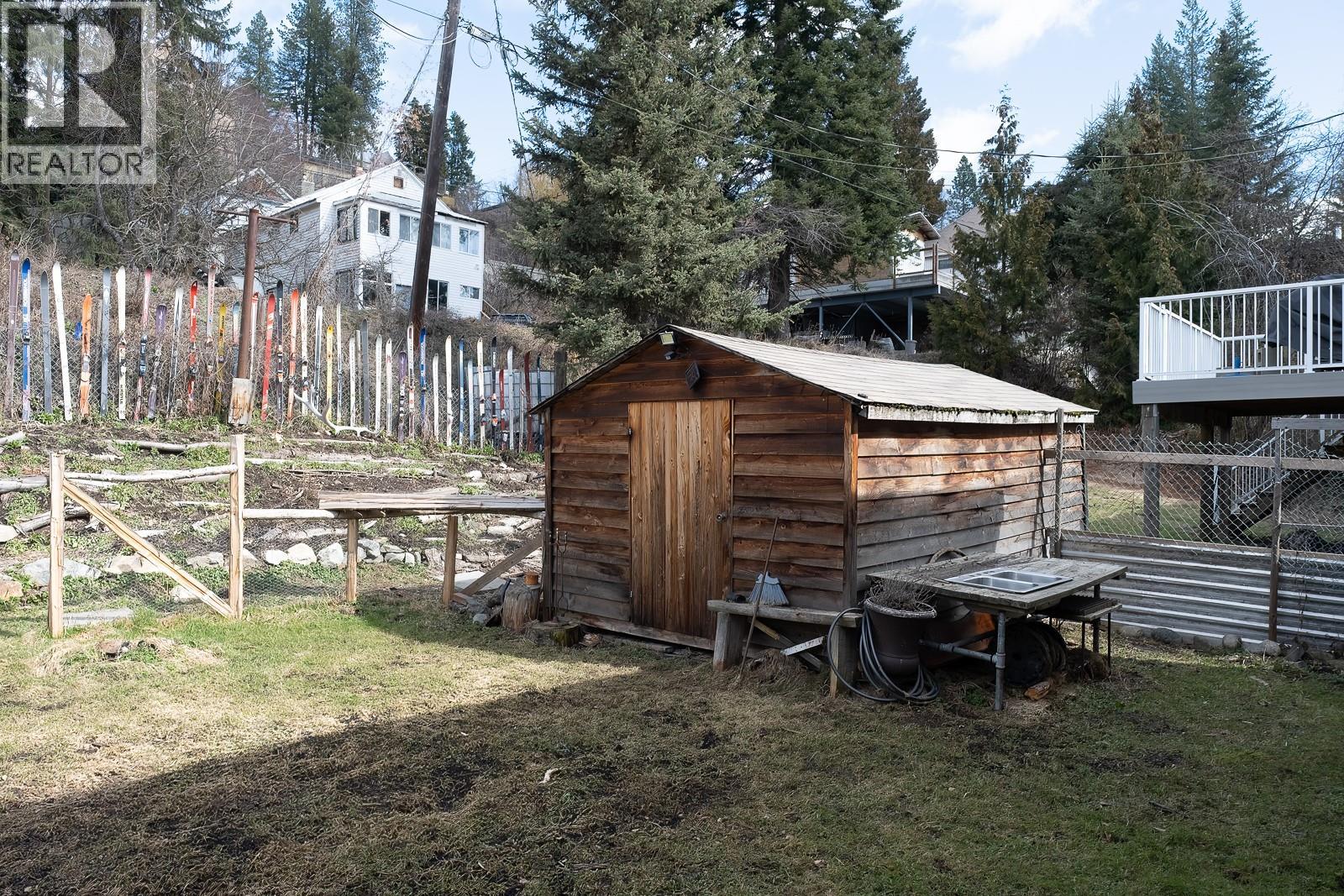 1730 KOOTENAY AVENUE - 39