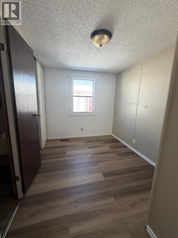 169 CLAUSEN CRESCENT - 10