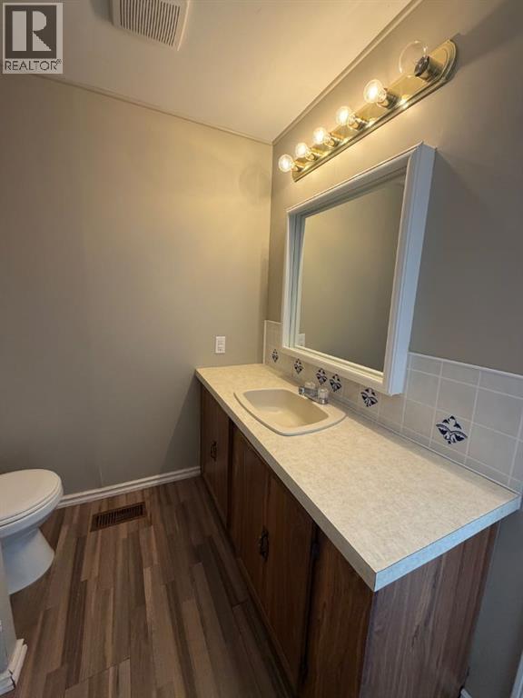 169 CLAUSEN CRESCENT - 18