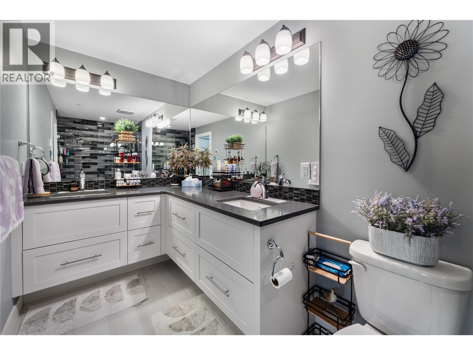 #309 3475 GRANITE CLOSE - 25