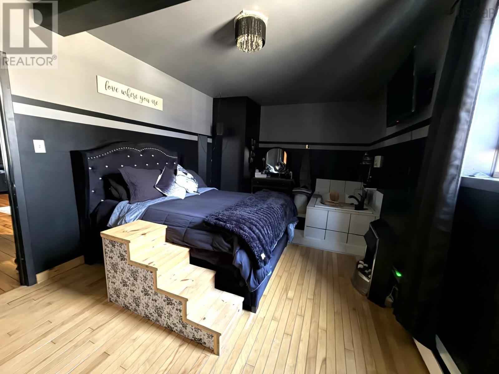 Property 18 of 47 of 126 Pembroke Road