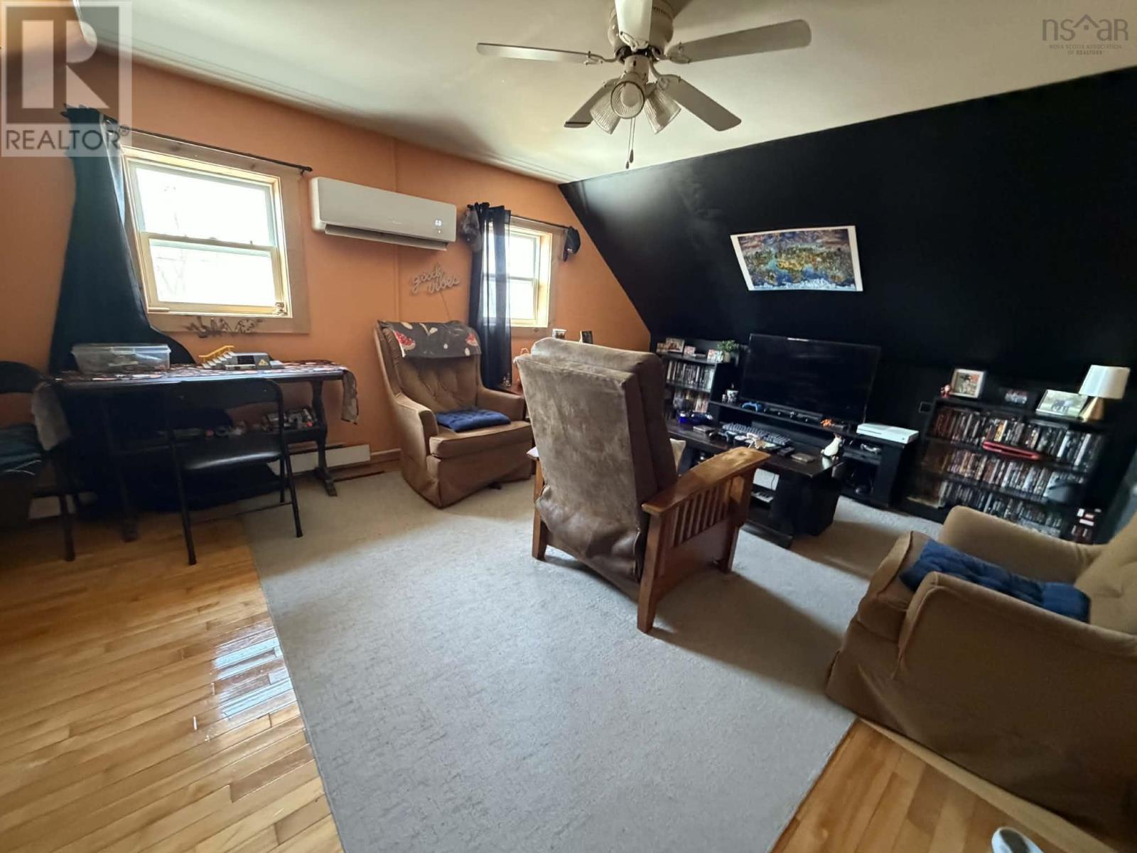 Property 26 of 47 of 126 Pembroke Road