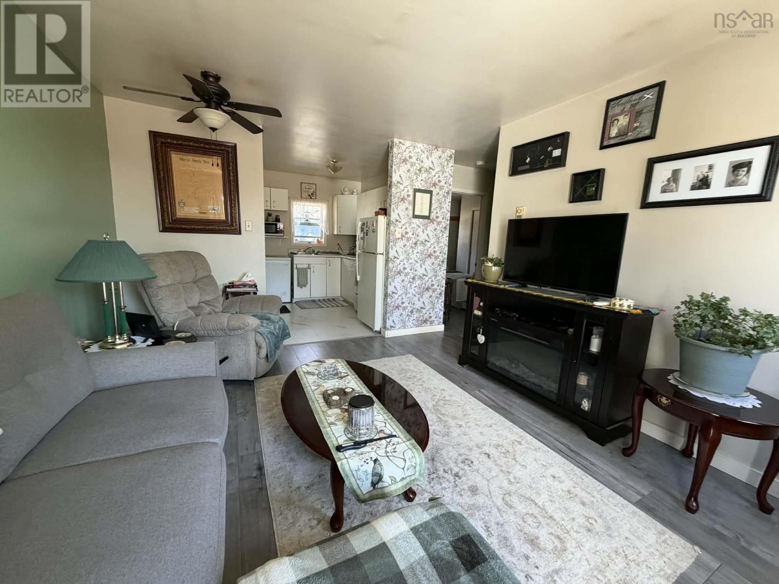 Property 32 of 47 of 126 Pembroke Road