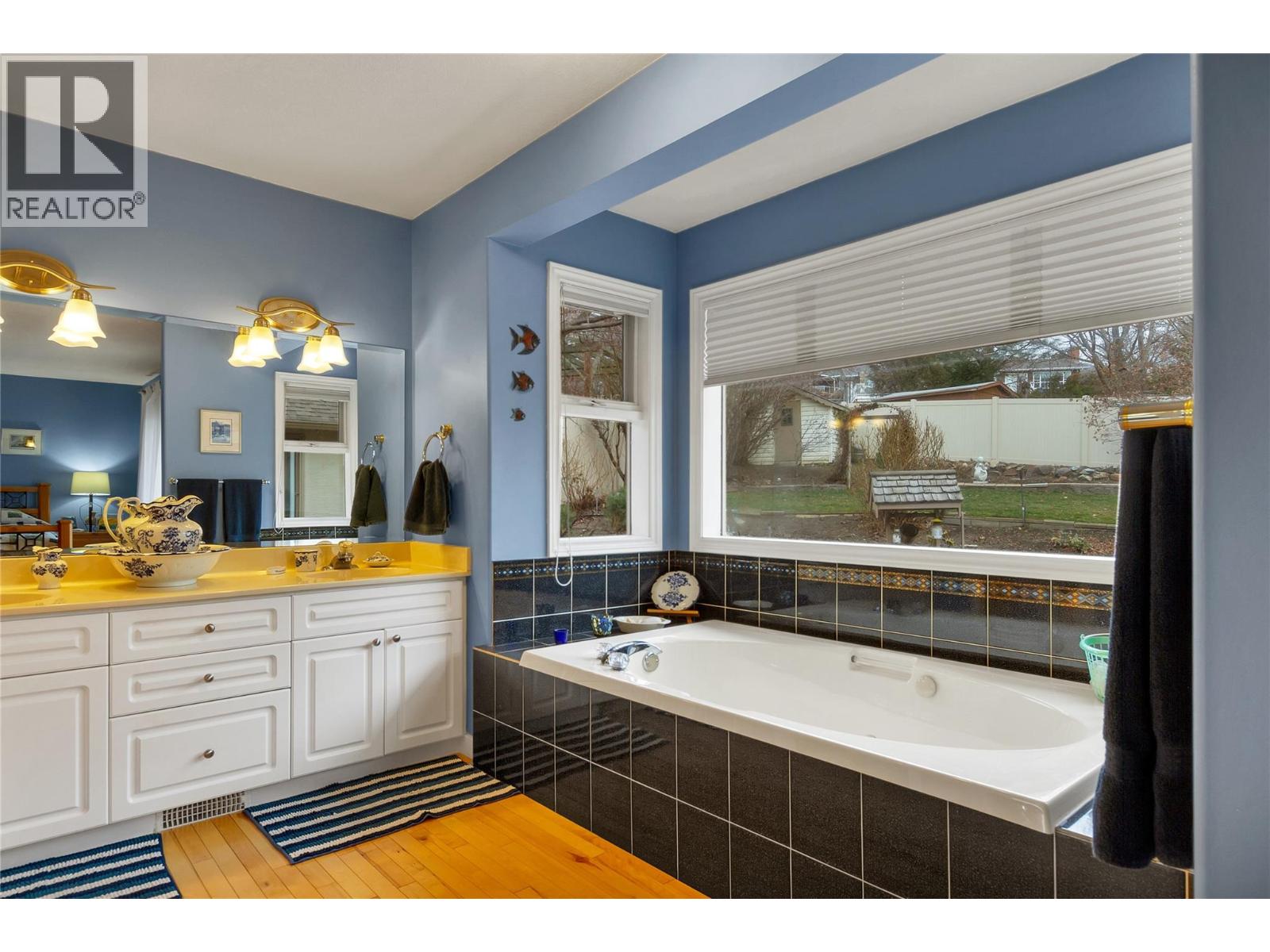 7020 LAKERIDGE DRIVE - 32