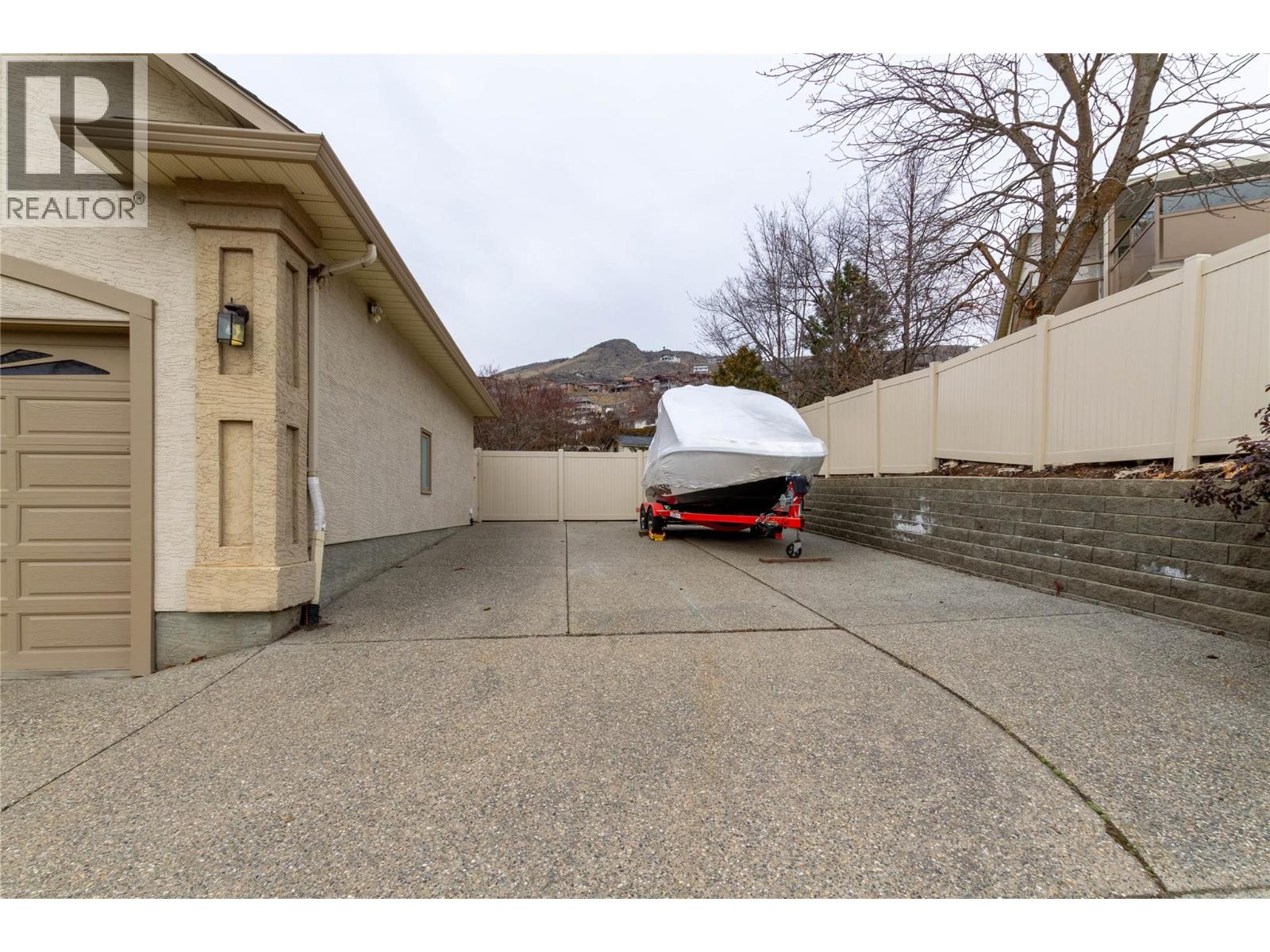 7020 LAKERIDGE DRIVE - 63