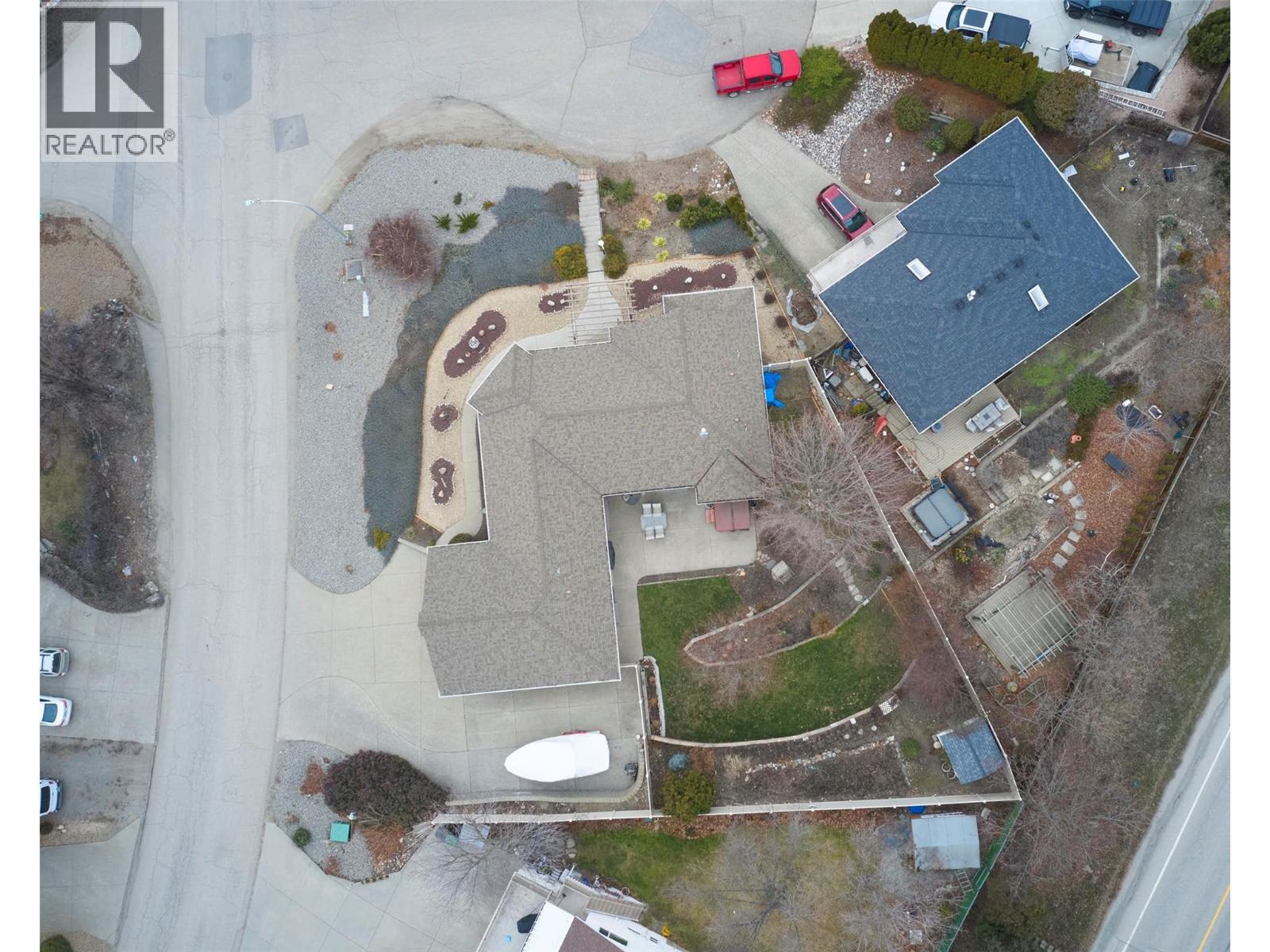 7020 LAKERIDGE DRIVE - 85