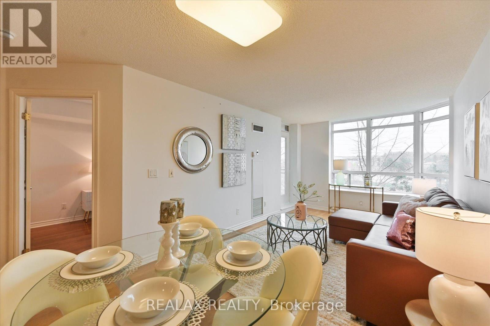 #302 130 POND DRIVE - 16