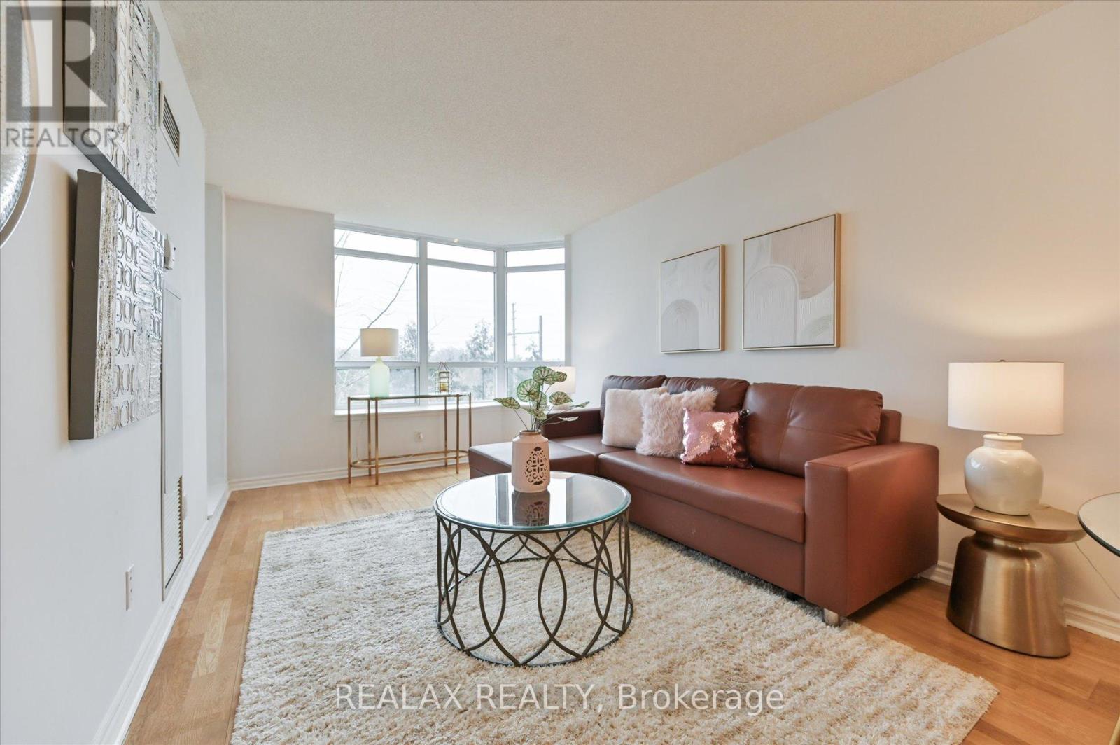 #302 130 POND DRIVE - 17