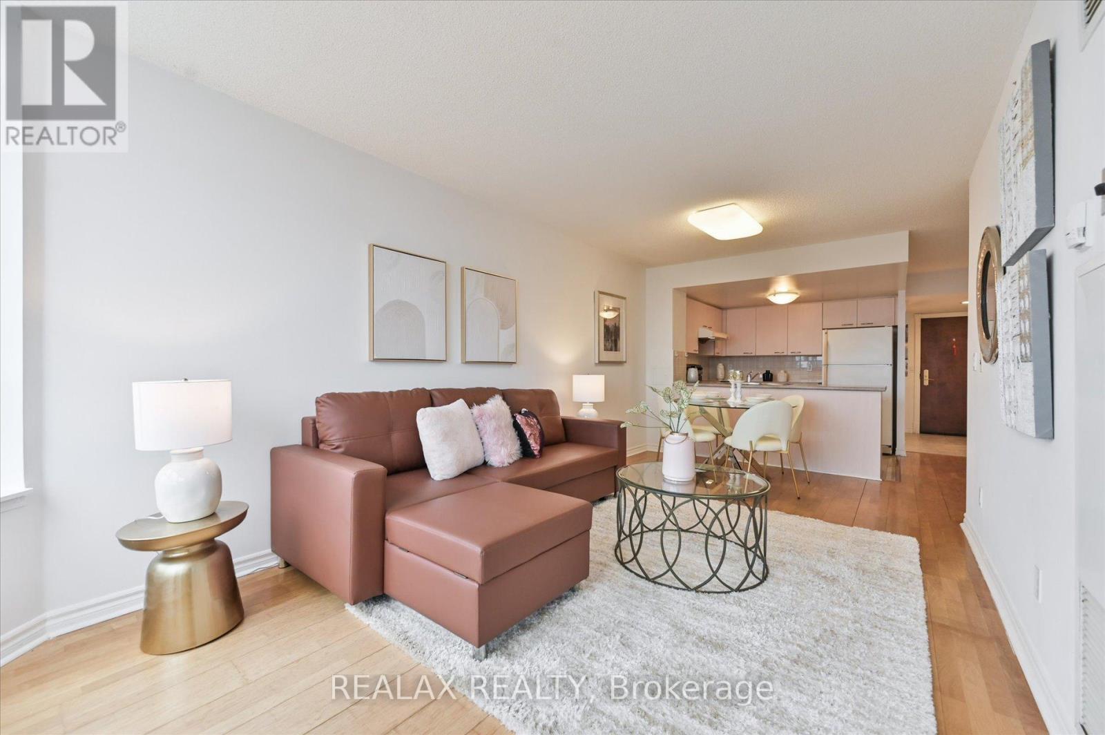 #302 130 POND DRIVE - 18