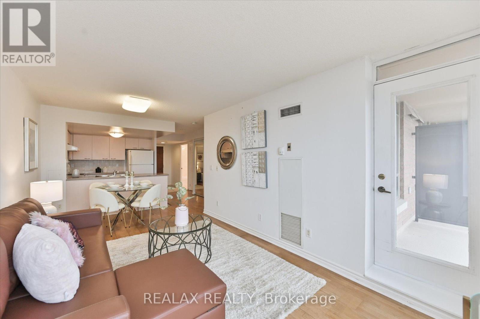#302 130 POND DRIVE - 19