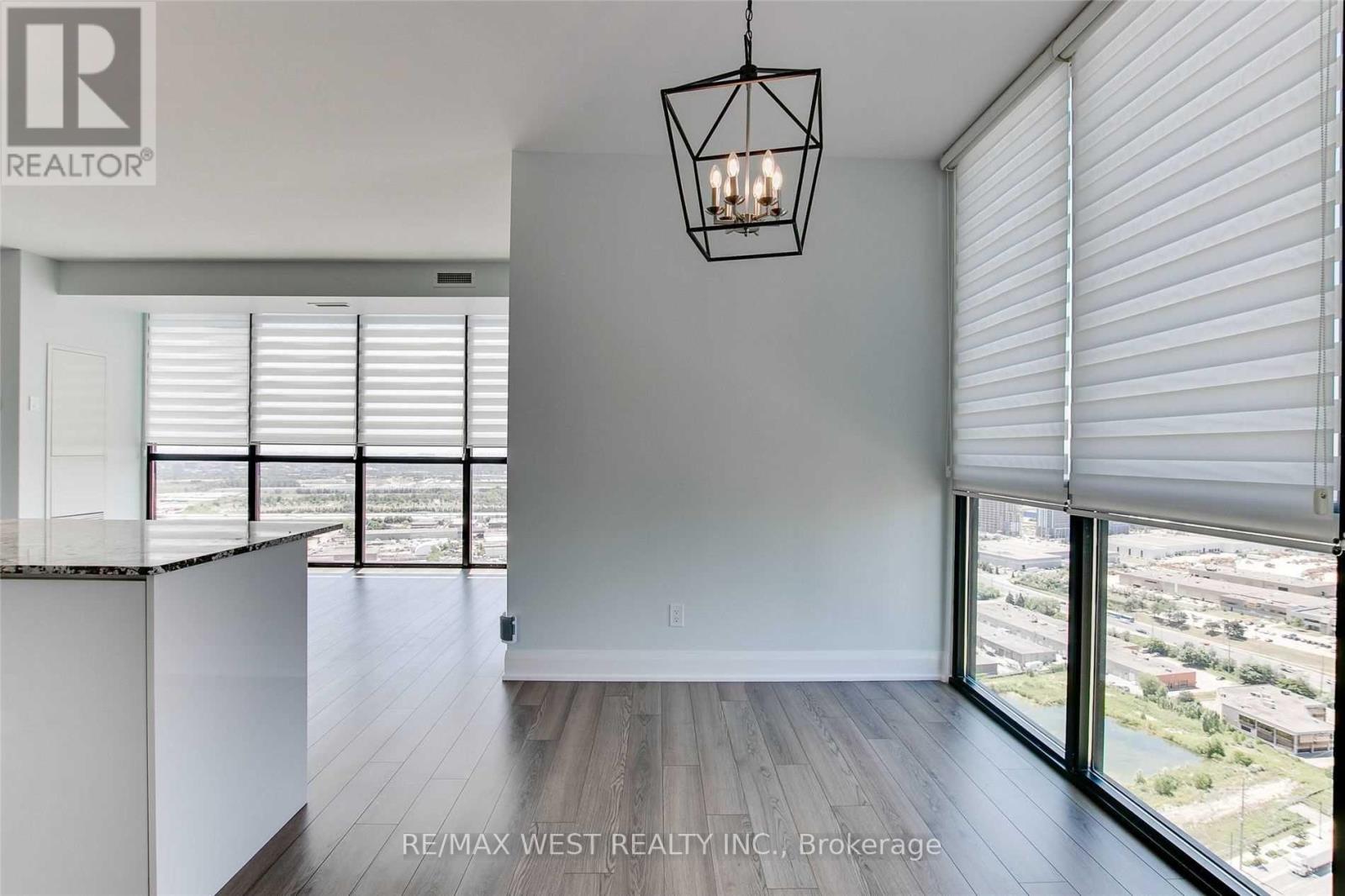 #3203 2900 HIGHWAY 7 - 23