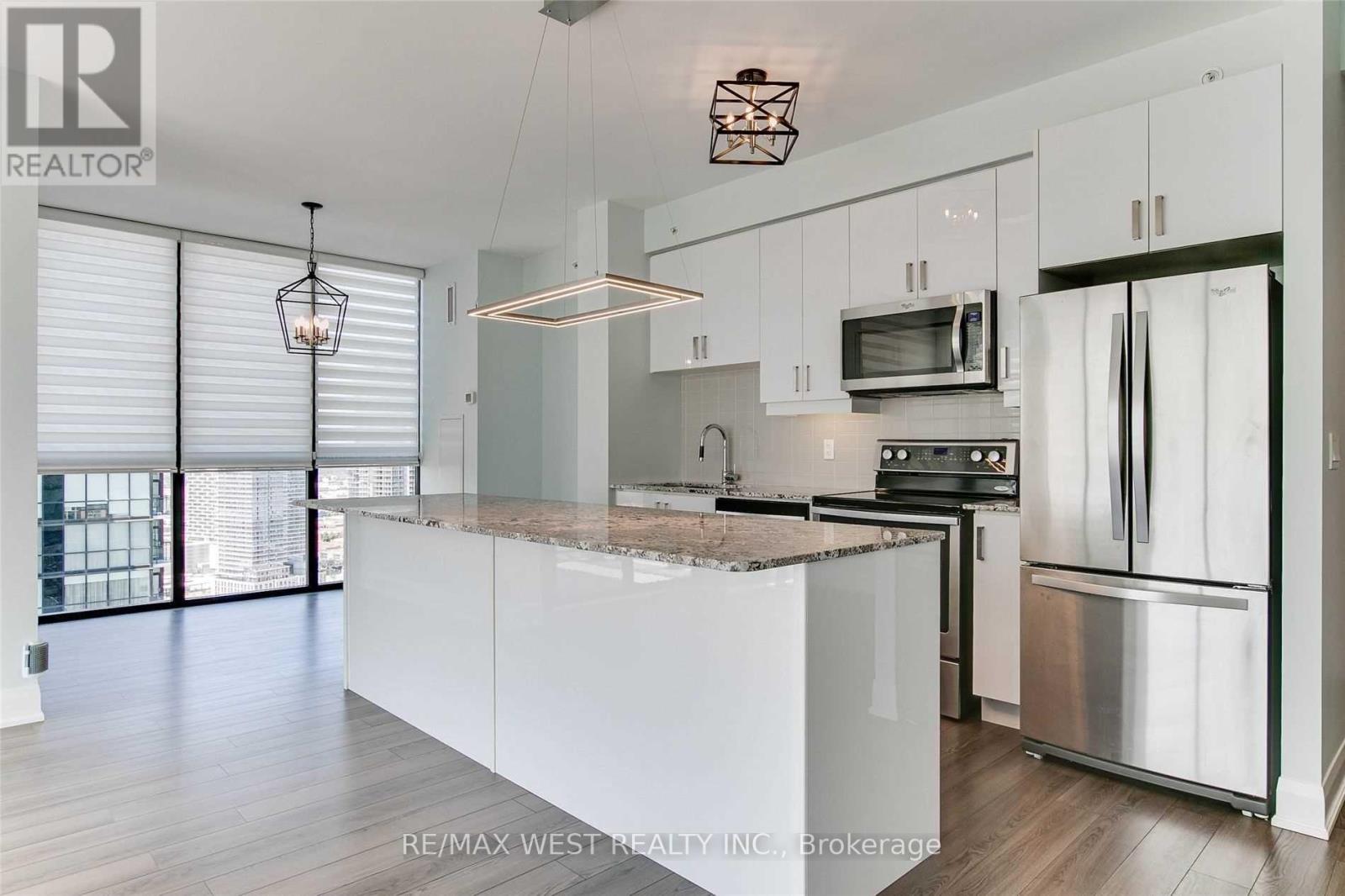 #3203 2900 HIGHWAY 7 - 25