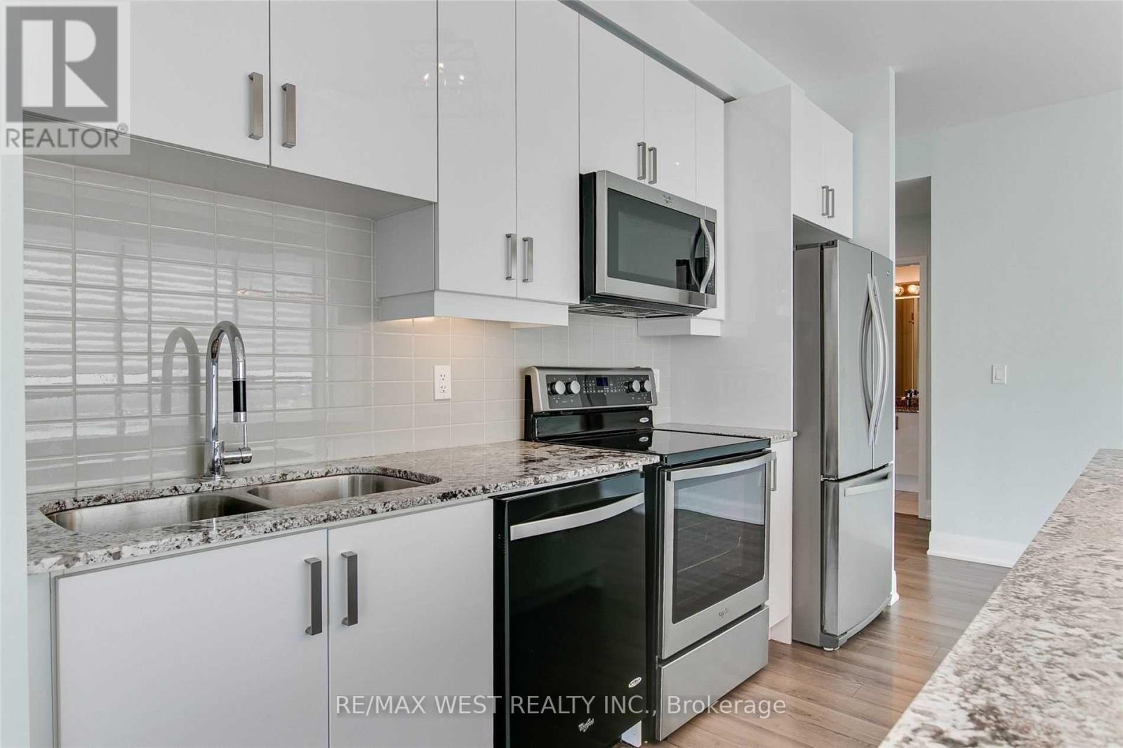 #3203 2900 HIGHWAY 7 - 29