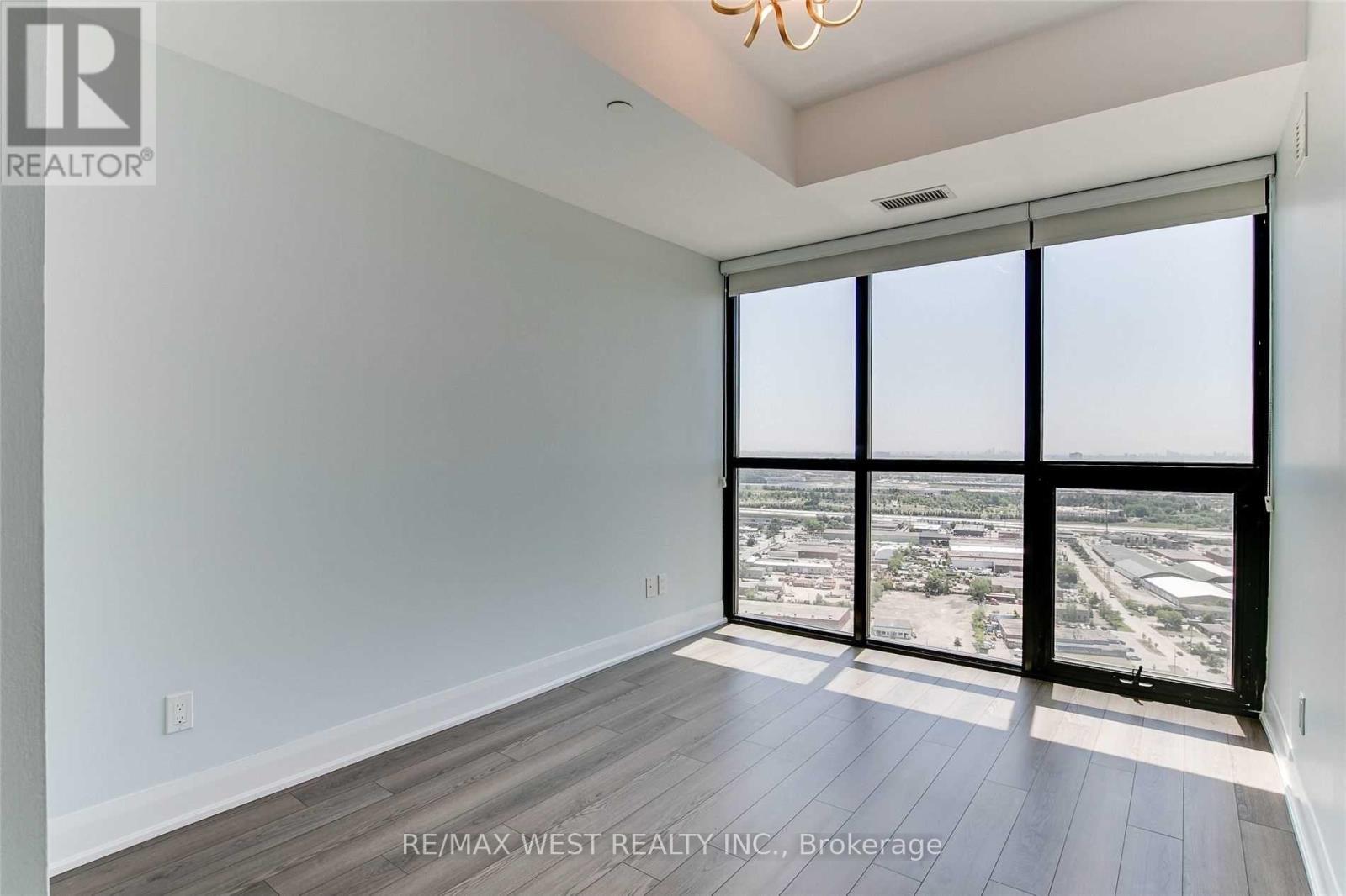 #3203 2900 HIGHWAY 7 - 36