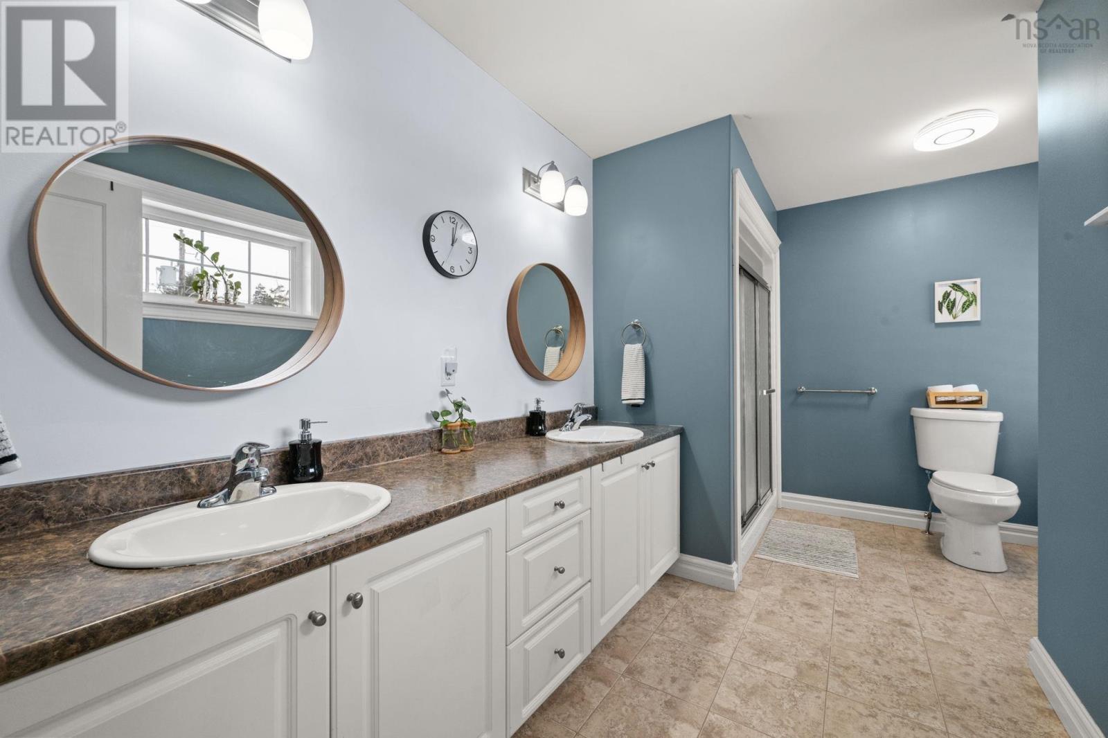 Property 24 of 49 of 51 Windridge Lane