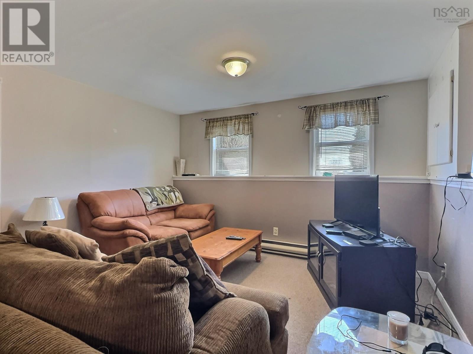 Property 15 of 21 of 17 Menlow Court