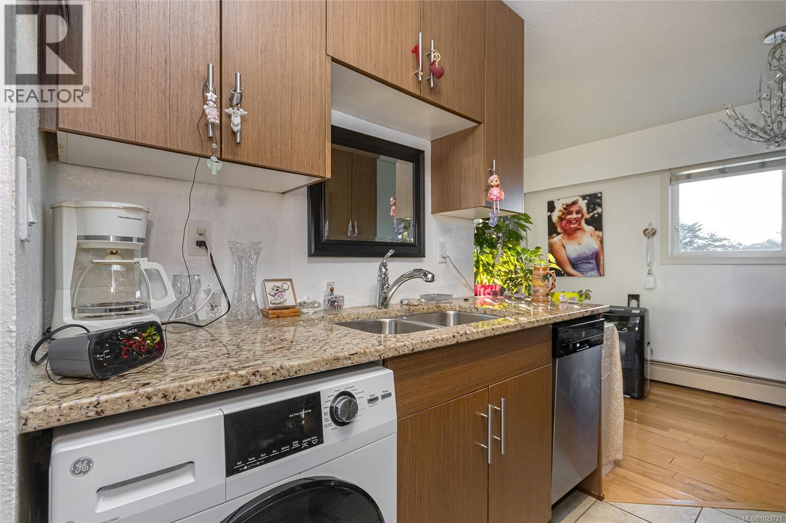 #405 3800 QUADRA ST - 13