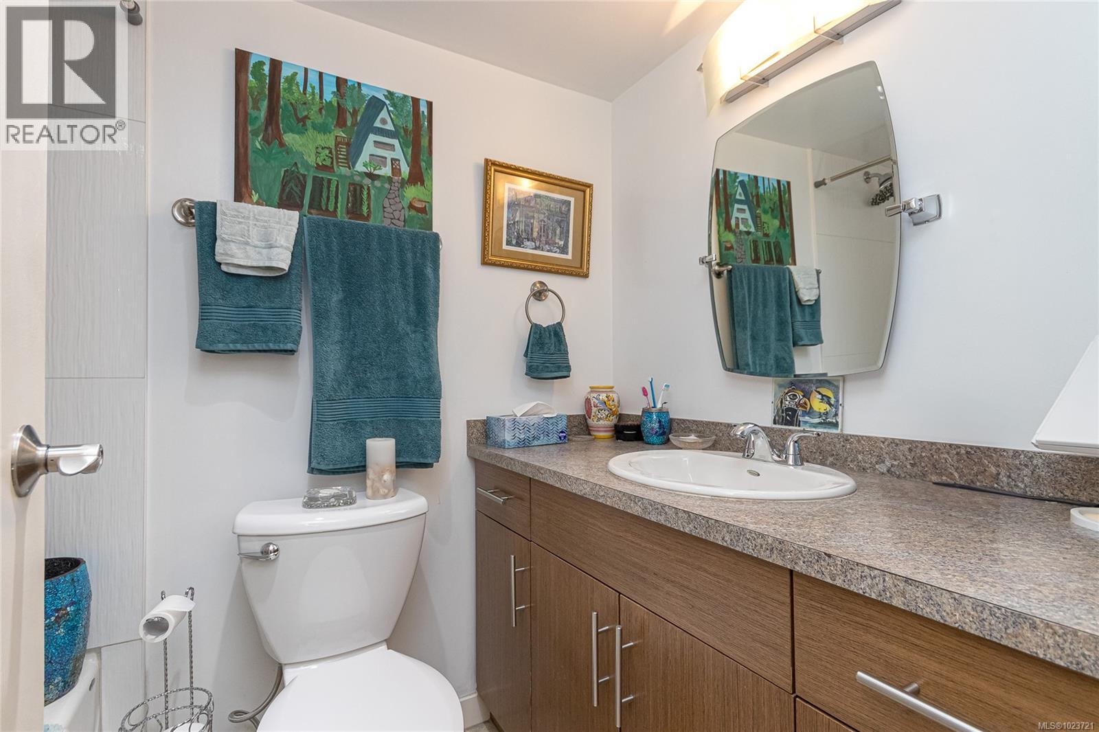 #405 3800 QUADRA ST - 19