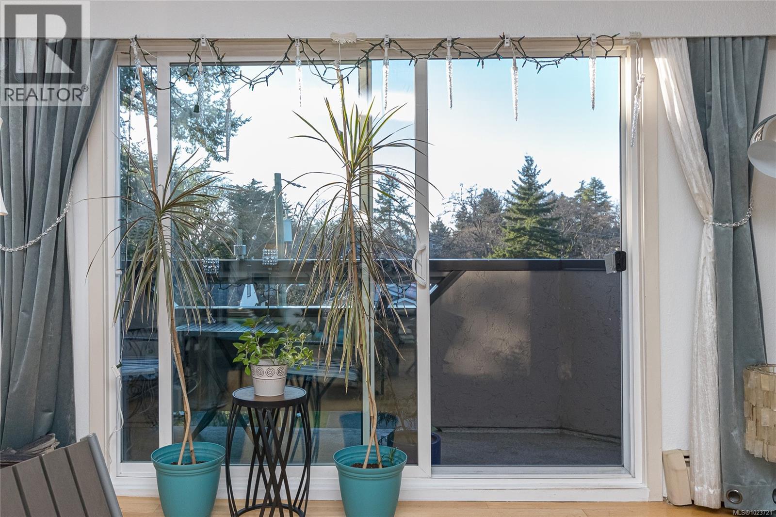 #405 3800 QUADRA ST - 12